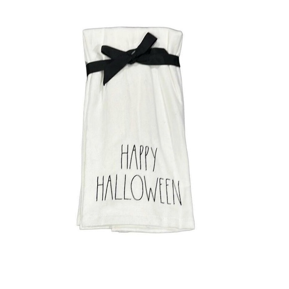 NWOT Rae Dunn Halloween towels set of 2 - Picture 2 of 5